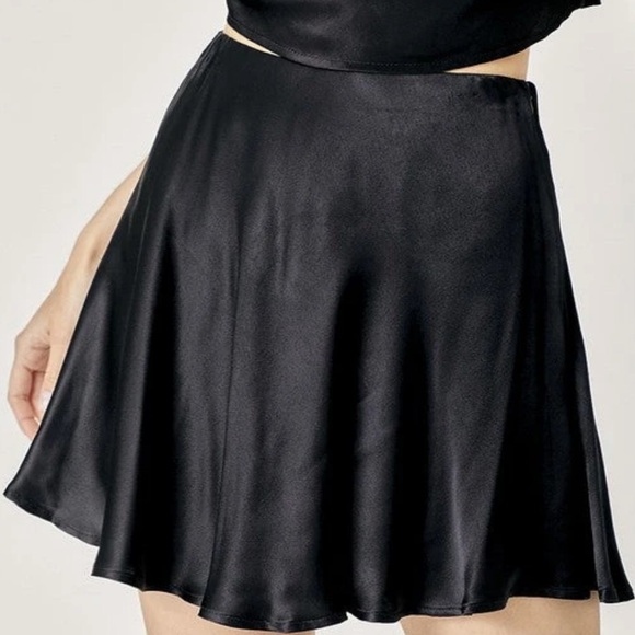 *SOLD* Mustard seed black skirt - Picture 2 of 4